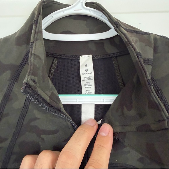 lululemon athletica Camouflage Zip Up Jacket - Picture 2 of 3